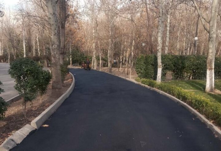 آسفالت‌ریزی ۳۵ تنی در بوستان لاله/ مرمت کفپوش ۳۷۰۵ مترمربعی ۸ بوستان منطقه ۶