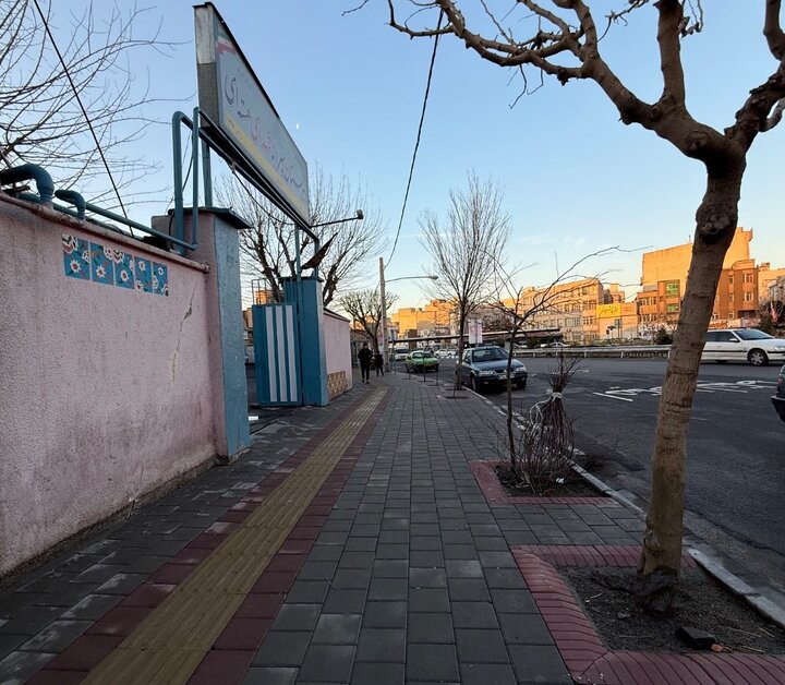 بهسازی ۸۷۰ مترمربع از پیاده‌روهای منتهی به مراکز آموزشی و فضای سبز در منطقه ۱۳