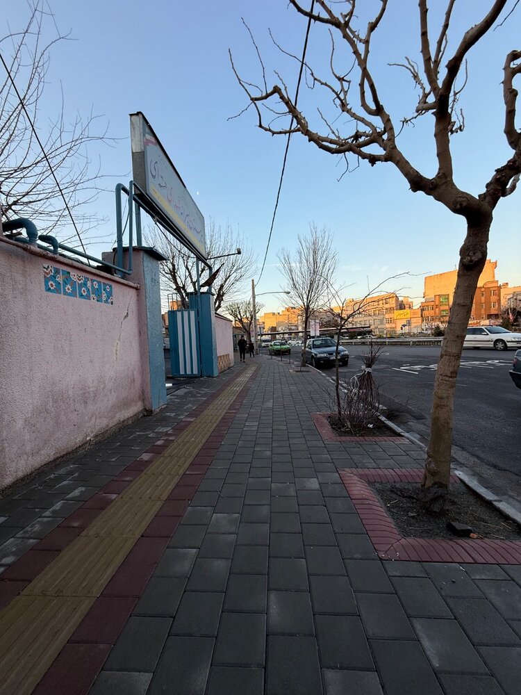 بهسازی ۸۷۰ مترمربع از پیادهروهای منتهی به مراکز آموزشی و فضای سبز در منطقه ۱۳