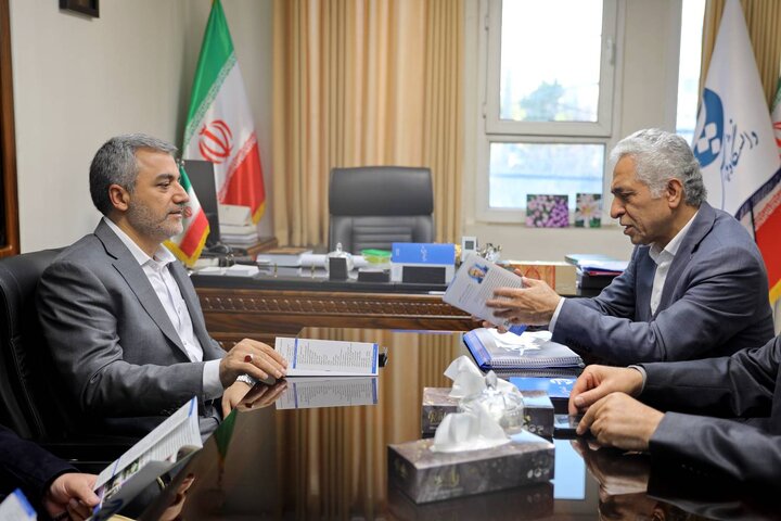 بررسی زمینه‌های همکاری مشترک شهرداری تهران و دانشگاه پارس در بازدید معاون خدمات شهری