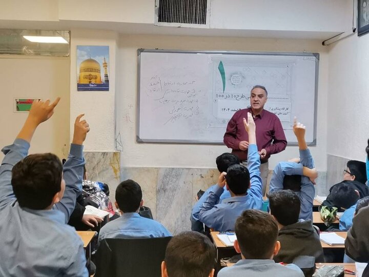 اجرای بیش از ۲۵۰۰ نفرساعت کارگاه پیشگیری از آسیب‌ها در منطقه ۸