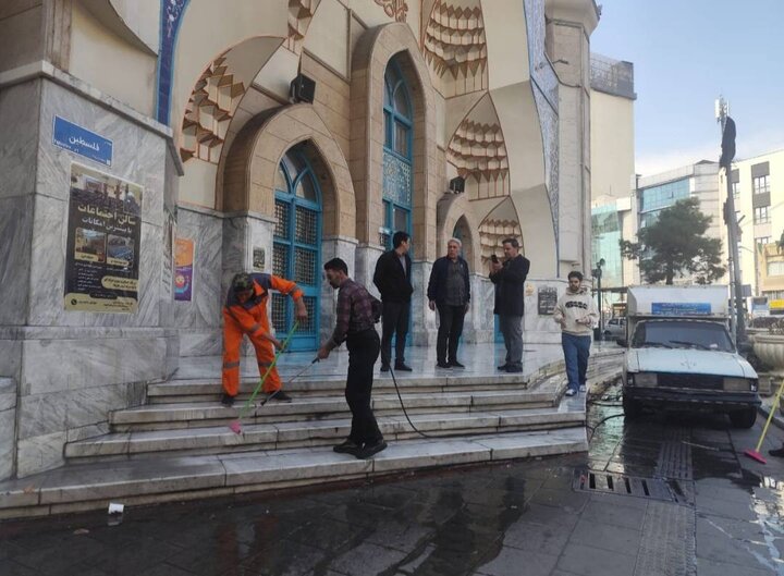 اجرای طرح یکپارچه غبارروبی و آراستگی مساجد منطقه ۶ در ماه ضیافت الهی