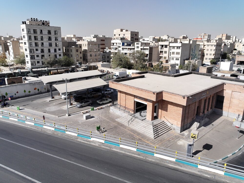 بهرهبرداری از ۲۵۰۰ مترمربع ایستگاه تاکسی در بریانک و آذربایجان در منطقه ۱۰