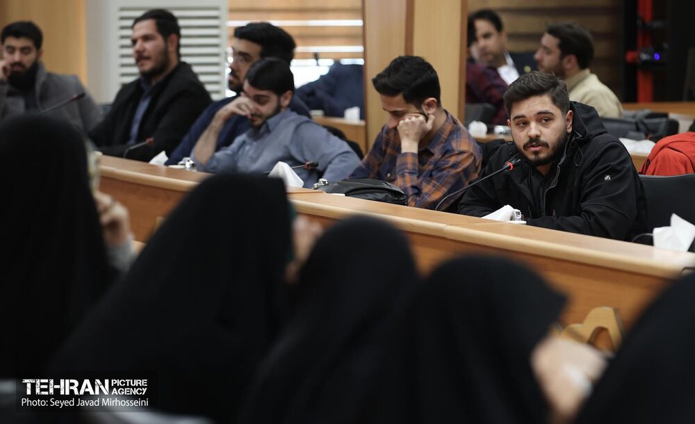 نه تسلیم و نه سازش، راه‌حل مشکلات کشور نیست / کشور بن‌بست ندارد