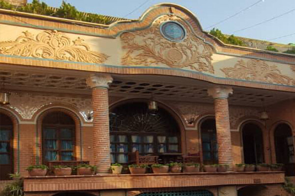 بازدید سرپرست معاونت بافت و بناهای تاریخی تهران از بناهای مرمت‌شده عودلاجان