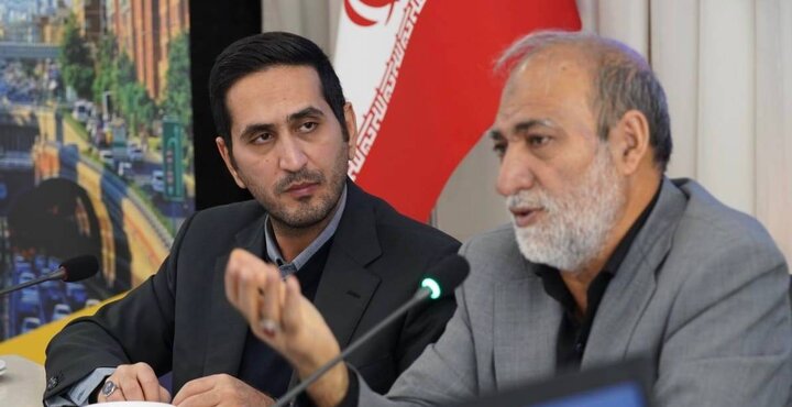 خدمت‌رسانی به شهروندان با جدیت ادامه دارد