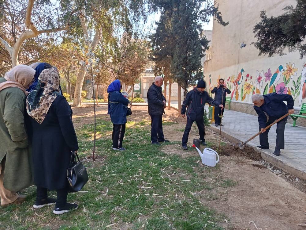 پویش ملی درختکاری در منطقه ۱۰ تهران