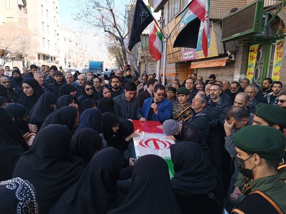 تشییع پیکر شهید حمید شهیدی در منطقه ۱۰ تهران برگزار شد