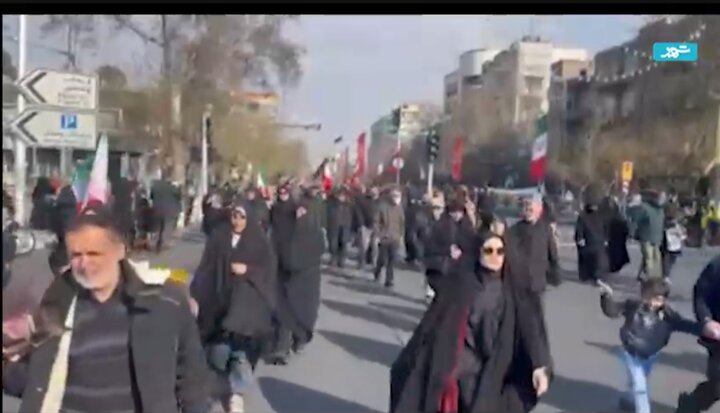 بیعت مردم با رهبری