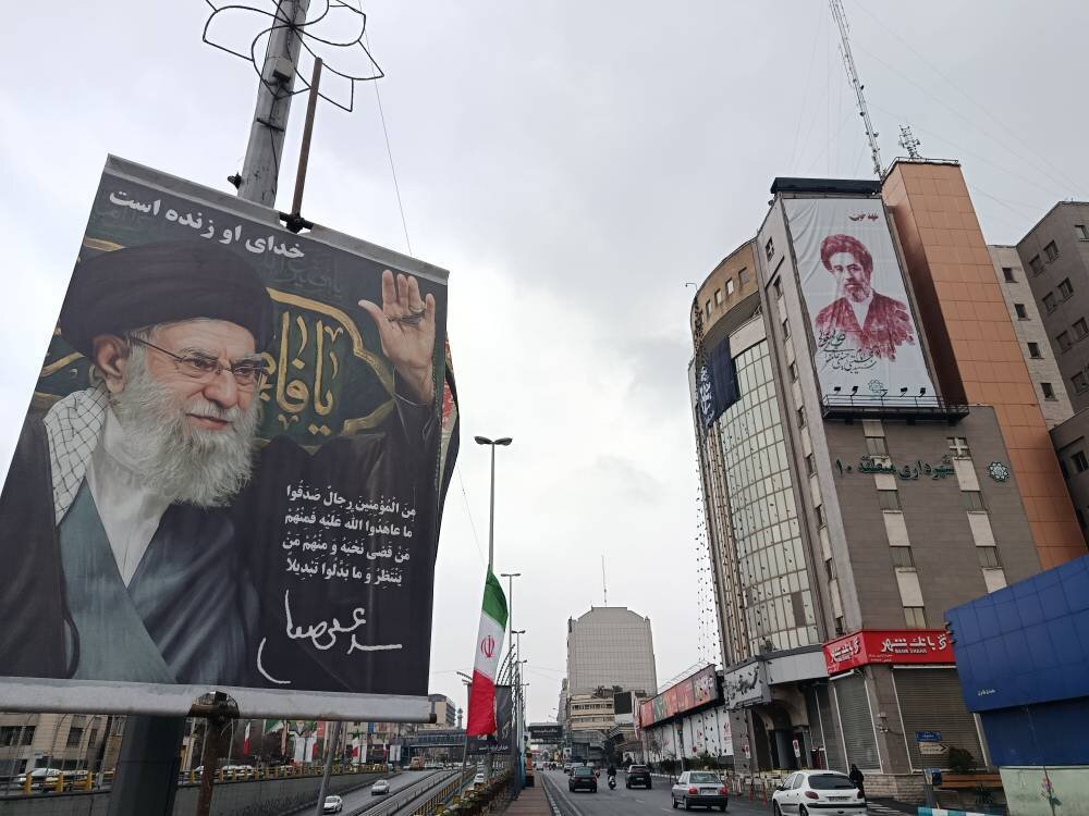 اکران دیوارنگاره «عهدخون» در شهرداری منطقه ۱۰