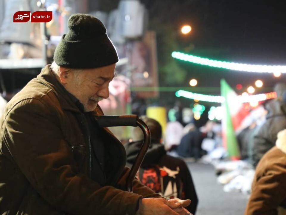 همراهی شهردار منطقه ۱۳ با شهروندان در مراسم احیای شب بیستویکم رمضان