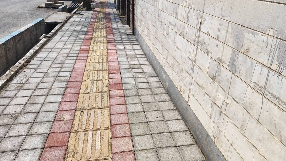 نوسازی و بهسازی بیش از ۳۱۰۰ مترمربع پیادهرو در ۸ معبر منطقه ۱۳