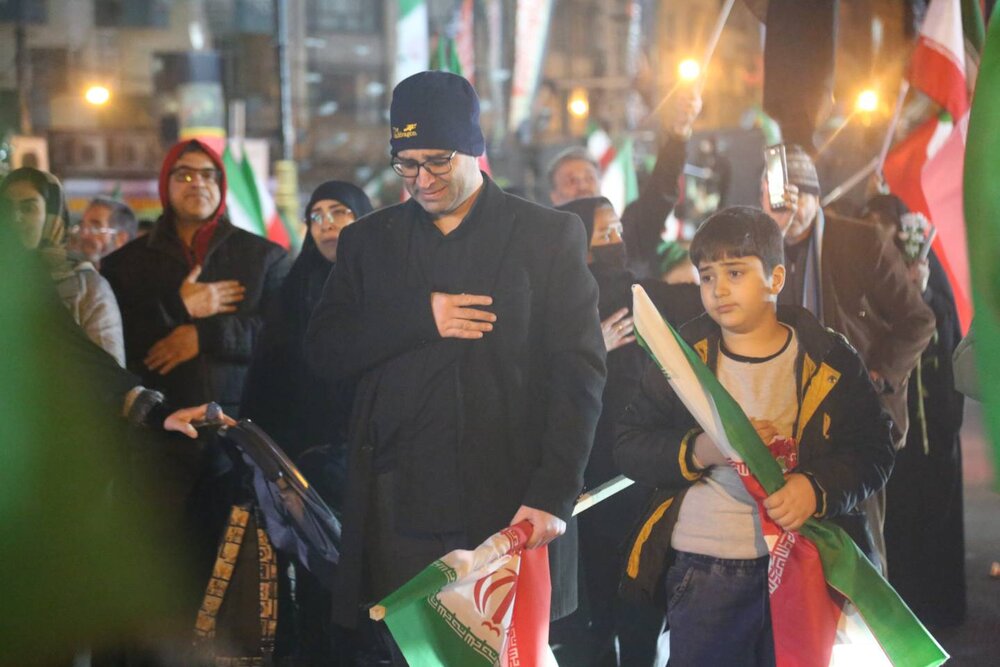 وداع باشکوه با شهدای ناوشکن دنا در منطقه ۱۰ با نوای سعید حدادیان