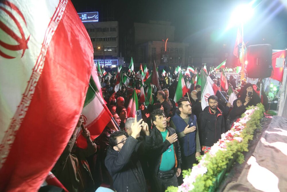 وداع باشکوه با شهدای ناوشکن دنا در منطقه ۱۰ با نوای سعید حدادیان