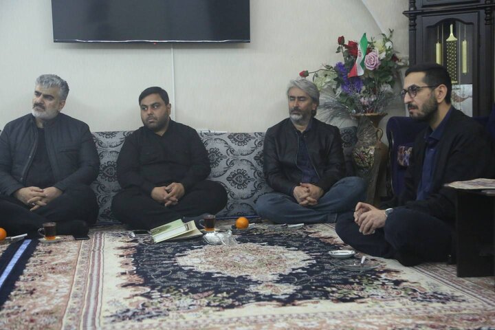 بازدید نوروزی شهردار منطقه ۱۰ با خانواده معظم شهدای اقتدار ایران