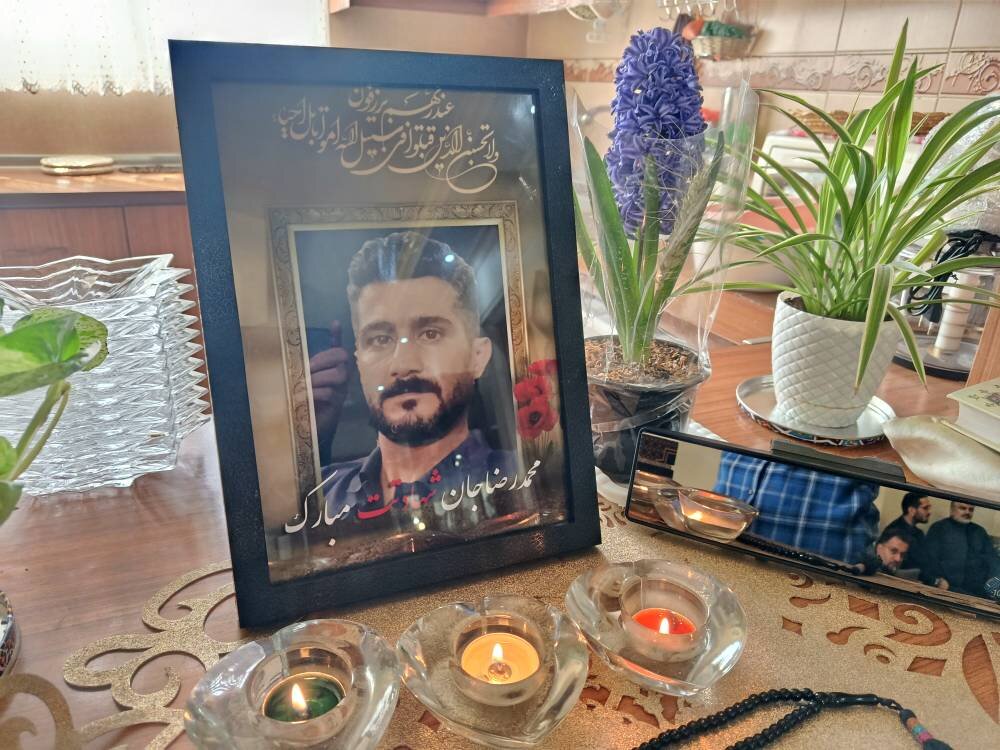 بازدید نوروزی شهردار منطقه ۱۰ با خانواده معظم شهدای اقتدار ایران