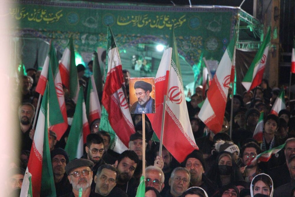 حضور پرشور شهروندان شرق تهران در چهارراه نبرد تا پیروزی ایران اسلامی ادامه دارد &nbsp;