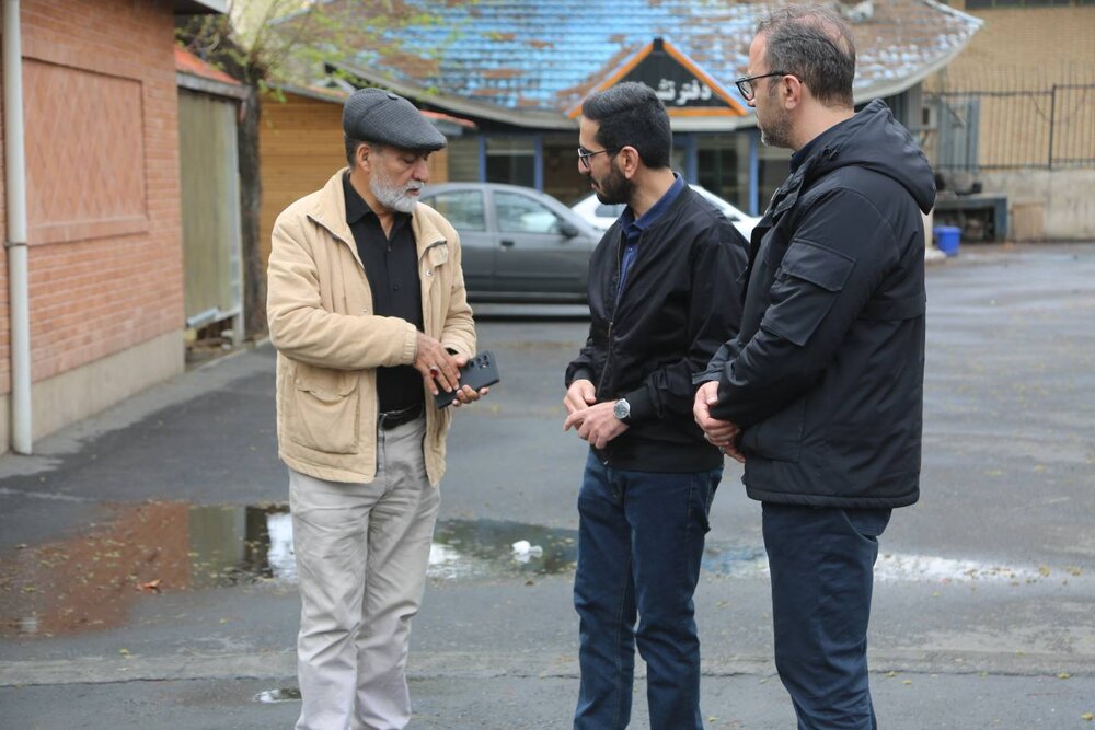 بازدید میدانی فروزنده از مناطق خسارت‌دیده محله هفت‌چنار