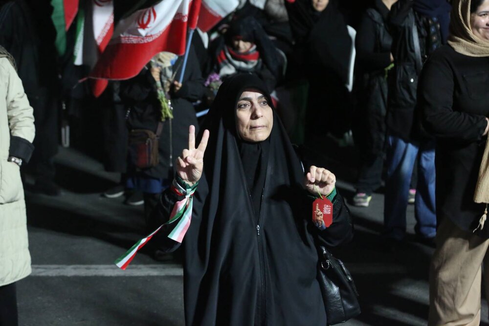 حضور پرشور شهروندان منطقه ۱۰ در میادین جمهوری و بریانک