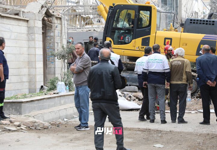 آواربرداری منازل آسیب‌دیده در شهرک راه‌آهن و پاکسازی معابر پس از تجاوز هوایی آمریکایی صهیونسیتی به منطقه ۲۲