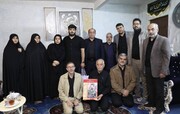 دیدار کاشانی‌پور با خانواده شهیدانی که در عرش همنشین افلاکیان شدند