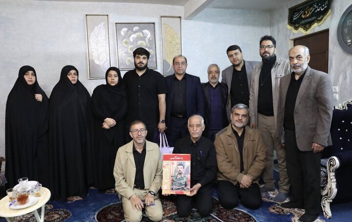 دیدار کاشانی‌پور با خانواده شهیدانی که در عرش همنشین افلاکیان شدند