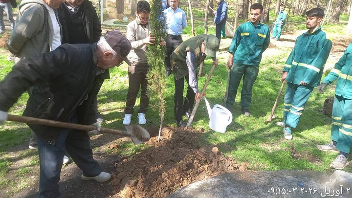 برپایی مراسم روز طبیعت در بوستان قیطریه؛ کاشت نهال به نیت شهیدان