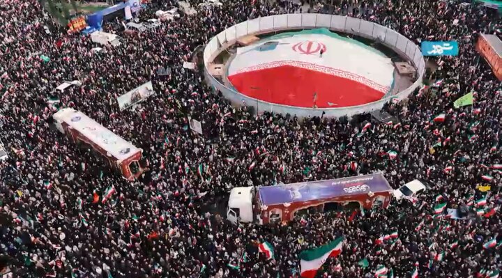 همه آمده بودند برای بدرقه شهید "تنگسیری"
