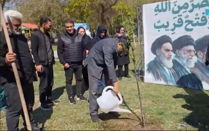 آیین غرس درخت در روز طبیعت