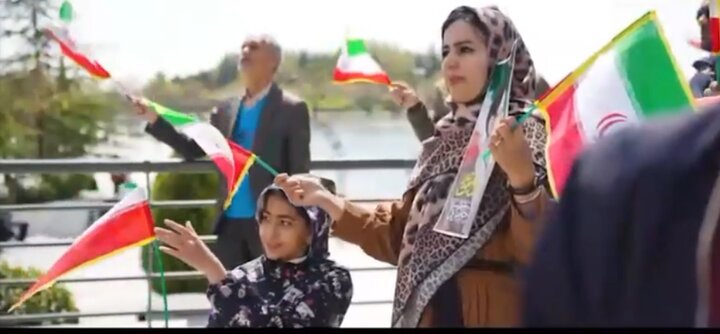 مراسم اهتزاز بزرگترین پرچم مقدس ایران