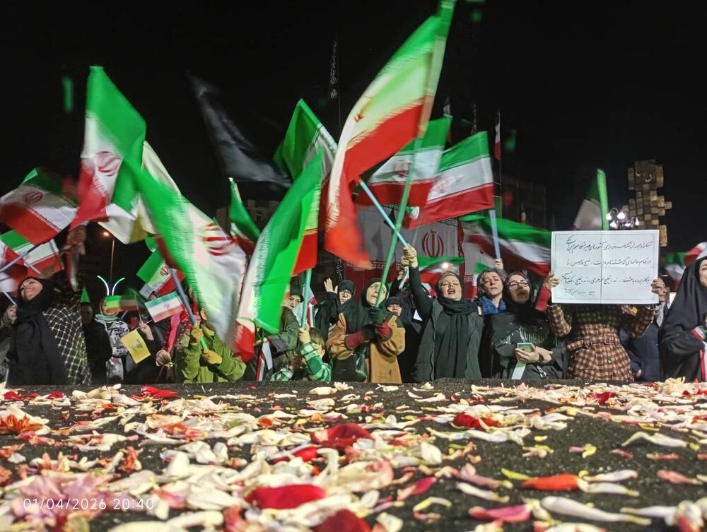 سی‌ودومین اجتماع شهروندی منطقه ۱۰ و تشییع شهید اصغر مشکانی در میدان جمهوری اسلامی برگزار شد