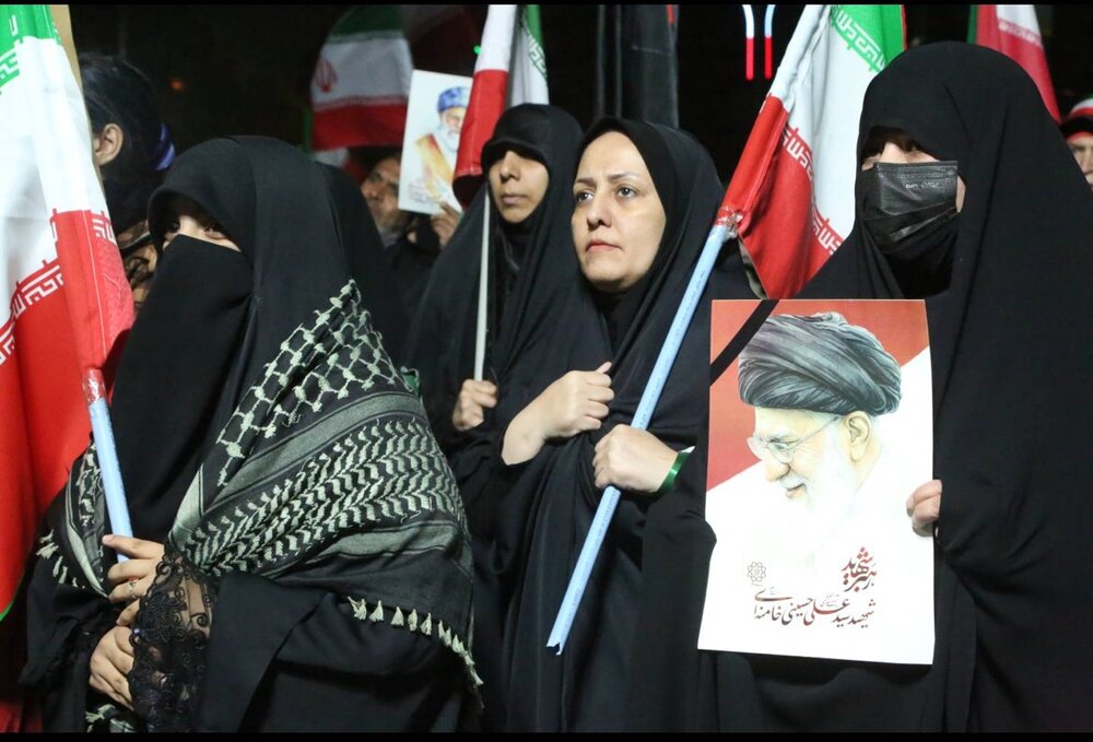 زنان در میدان؛ ۳۳ شب یکدل برای ایران آباد و مقتدر