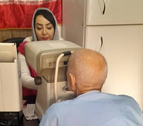 معاینه چشم‌پزشکی و تهیه عینک رایگان برای مددجویان مددسرای منطقه یک تهران