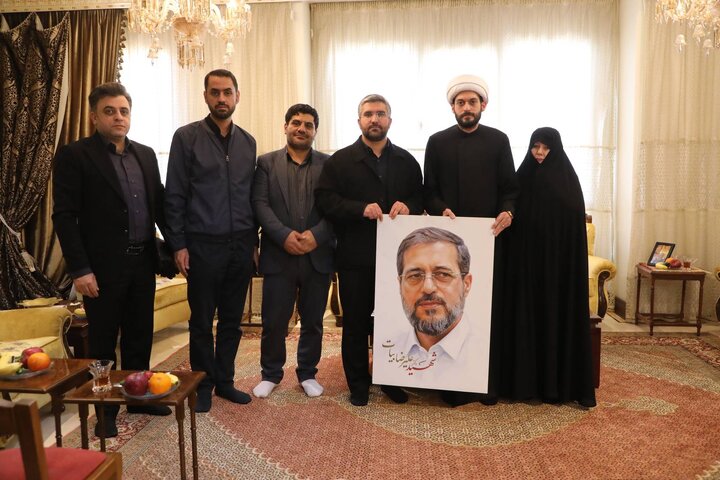 دیدار شهردار منطقه ۱۳ با خانواده شهید «علیرضا بیات» معاون شورای عالی امنیت ملی  ایران