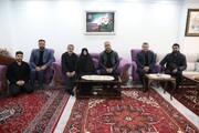 دیدار شهردار منطقه ۱۷ با خانواده شهید والامقام امیرعلی حاجی‌زاده