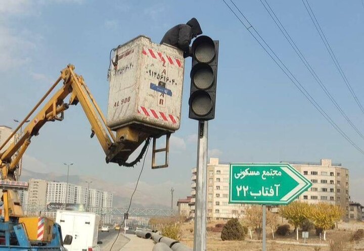 نوسازی و مرمت ۷۰ چراغ راهنمایی چشمک‌زن