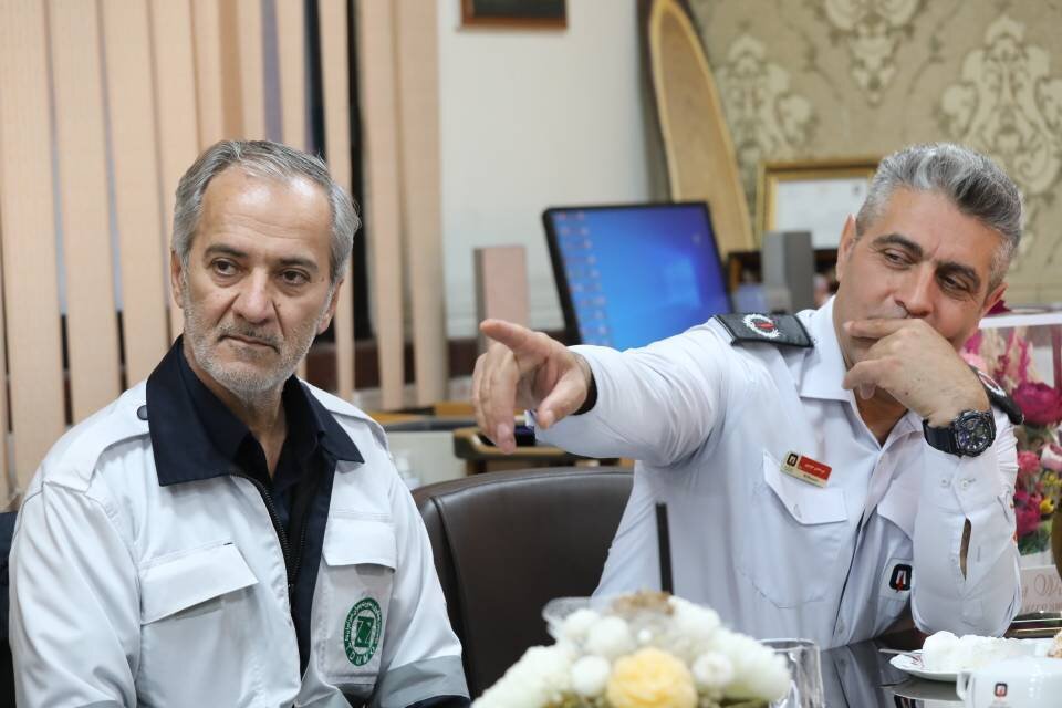 آتشنشانان شهرداری تهران پیشگامان خط مقدم امدادرسانی پایتخت در جنگ تحمیلی سوم هستند