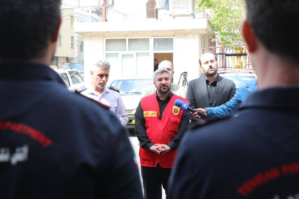 آتشنشانان شهرداری تهران پیشگامان خط مقدم امدادرسانی پایتخت در جنگ تحمیلی سوم هستند