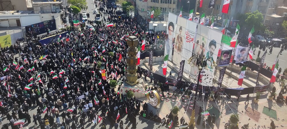 حماسه حضور در راهپیمایی اربعین رهبر شهید؛ جلوه‌ای از شکوه و اقتدار ایران