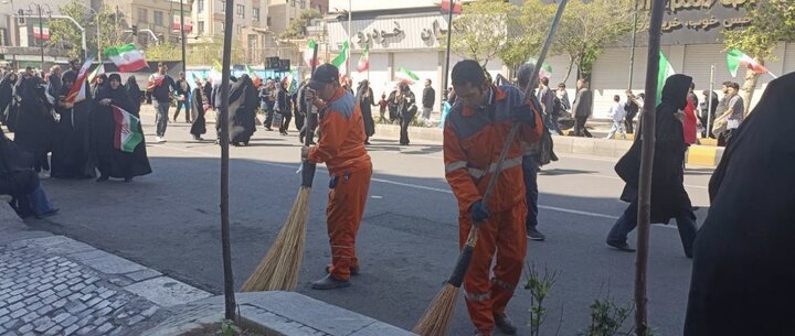 خدمت‌رسانی جهادی منطقه ۱۶ به عزاداران در مراسم اربعین «قائد امت» و استقرار کامل نیروها و تجهیزات منطقه ۱۶ در پهنه میدان جمهوری