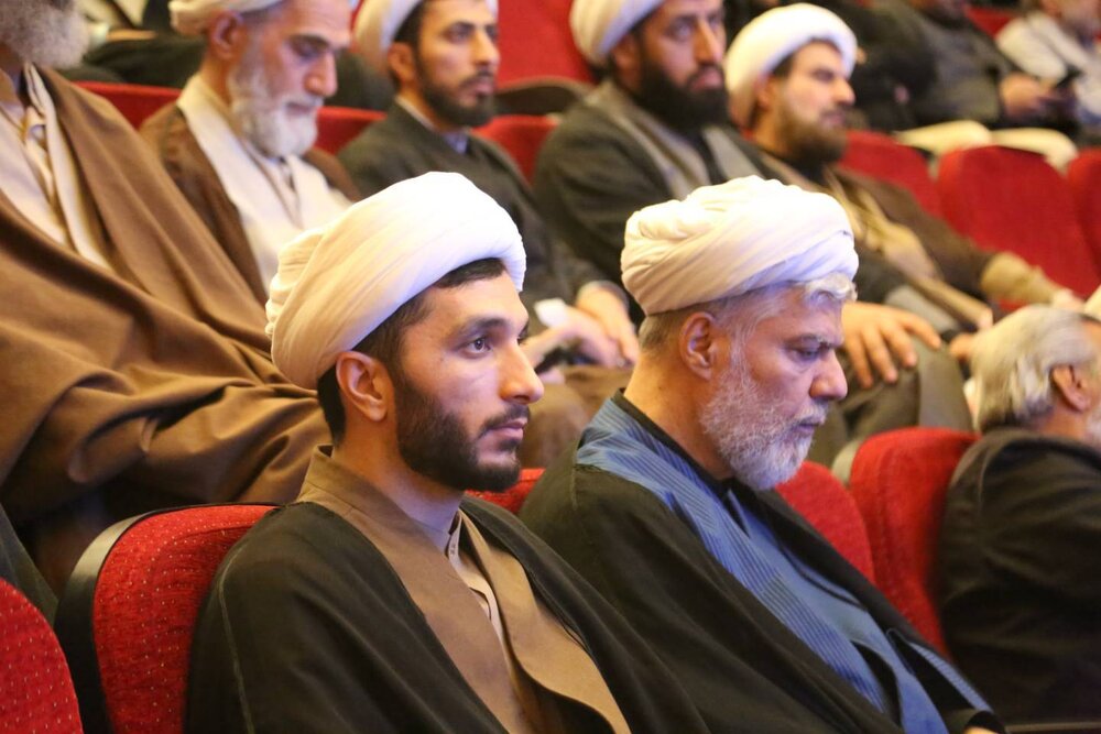 برگزاری نشست فصلی ائمه جماعات، نخبگان و بسیج منطقه ۱۰