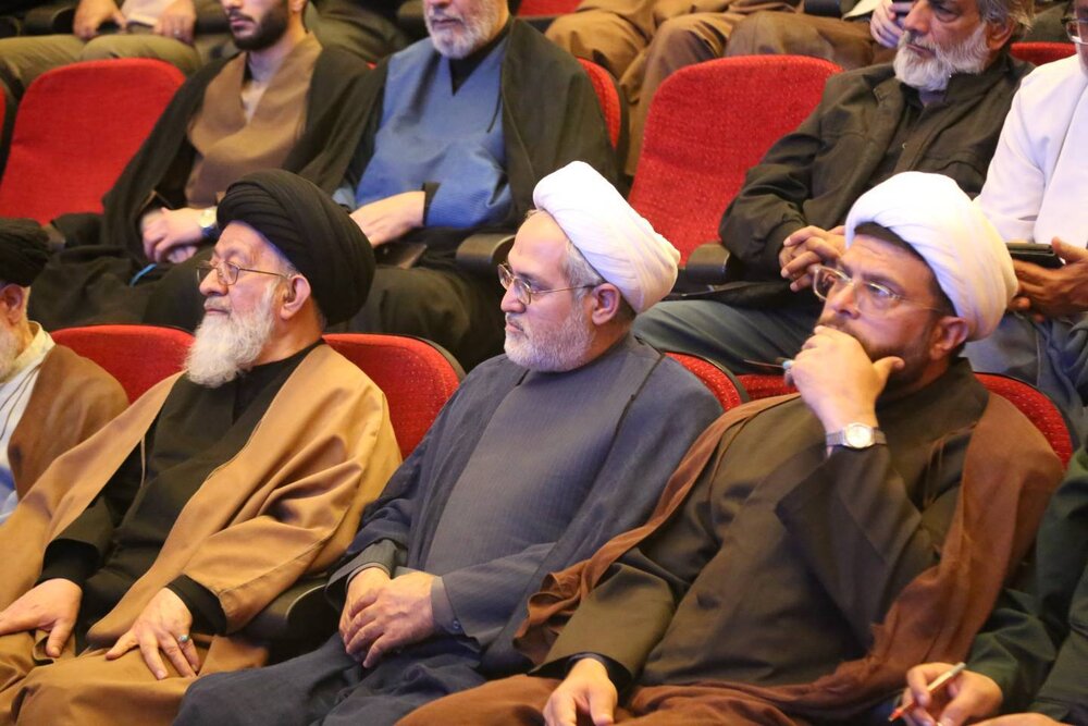 برگزاری نشست فصلی ائمه جماعات، نخبگان و بسیج منطقه ۱۰