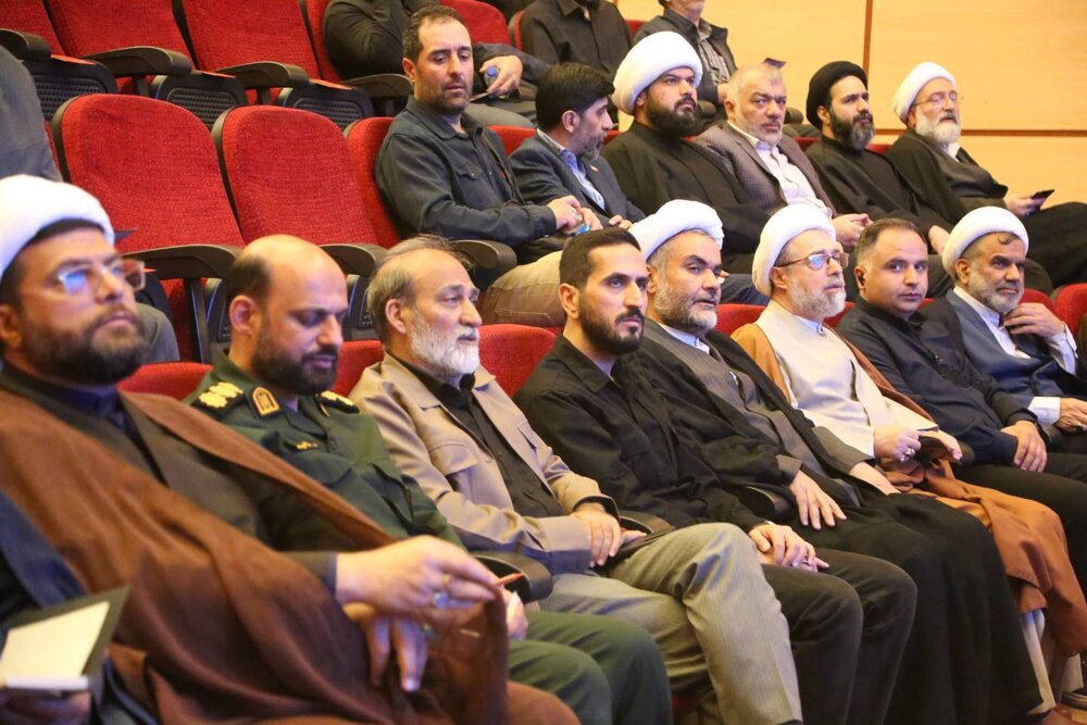 برگزاری نشست فصلی ائمه جماعات، نخبگان و بسیج منطقه ۱۰