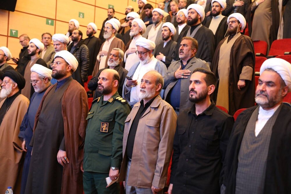 انسجام ملی و ایستادگی برابر استکبار اقتدار جهانی به ارمغان میآورد