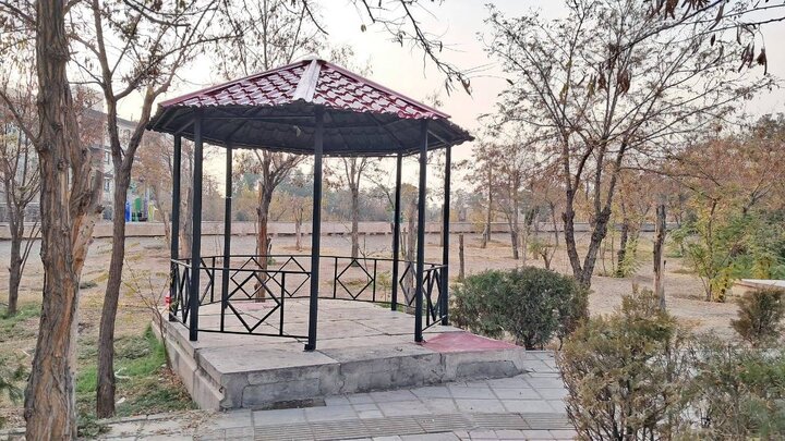بهبود زیرساخت‌های تفریحی و نصب تجهیزات شهری در بوستان‌های منطقه ۲۲