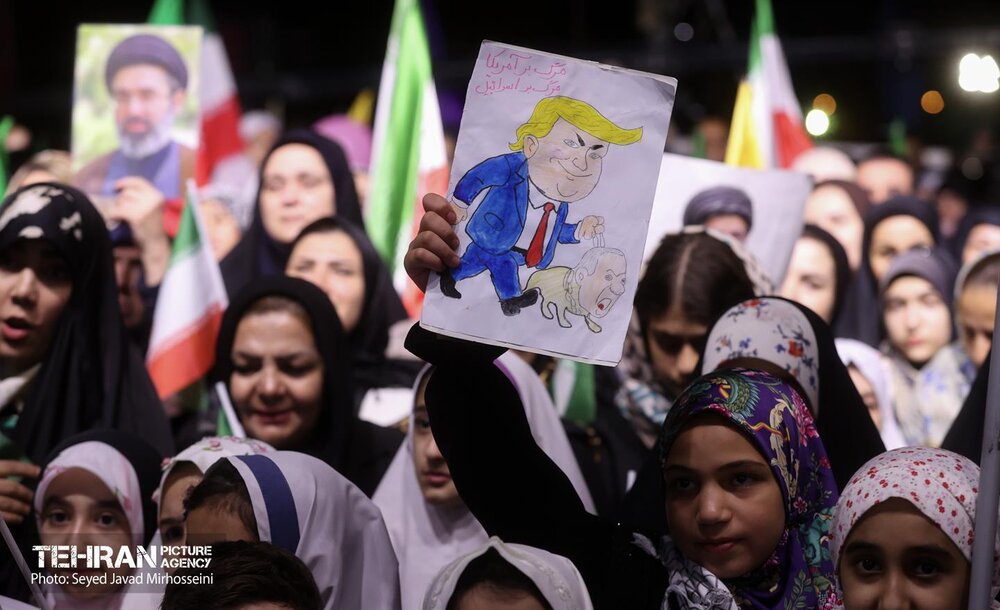 بازدید سخنگوی شهرداری تهران از محل اسکان شهروندان آسیب‌دیده در جنگ رمضان