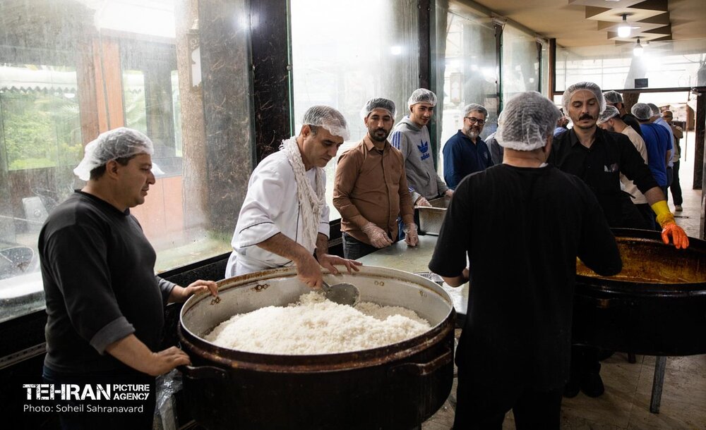 بازدید سخنگوی شهرداری تهران از محل اسکان شهروندان آسیب‌دیده در جنگ رمضان