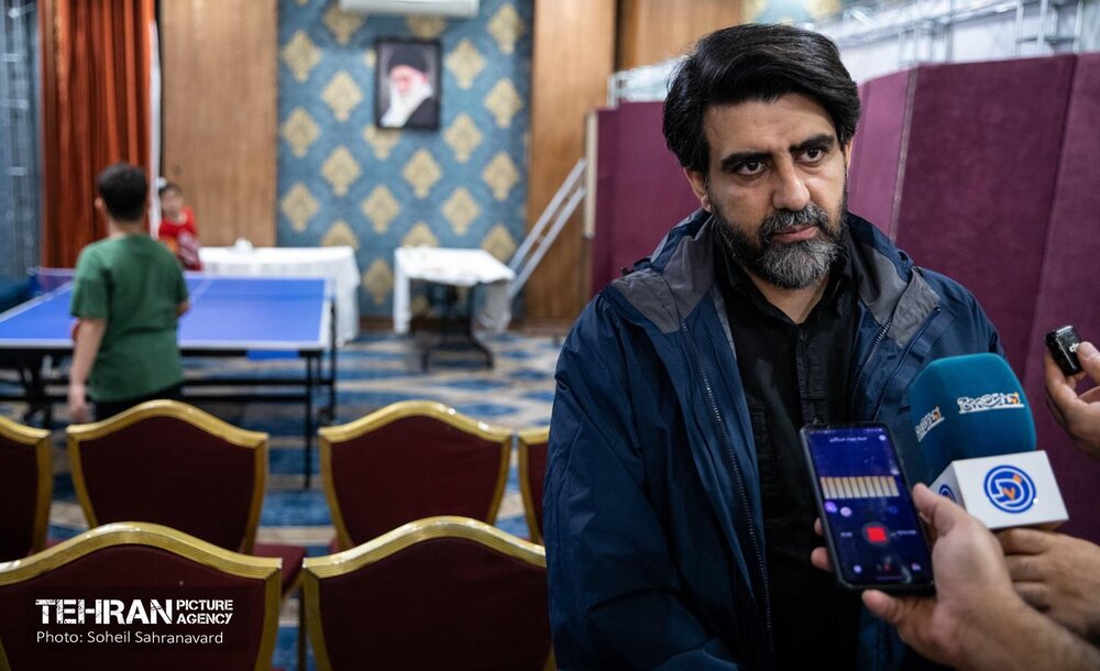 بازدید سخنگوی شهرداری تهران از محل اسکان شهروندان آسیب‌دیده در جنگ رمضان