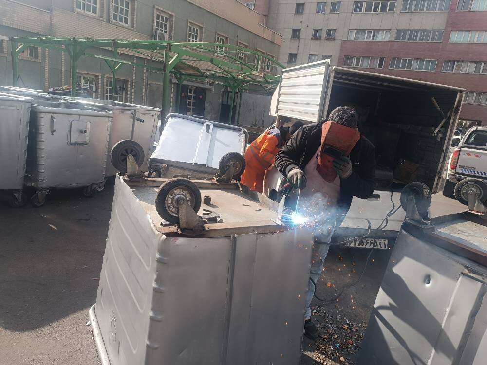 ارتقای سیمای شهری با بازسازی تخصصی مخازن مکانیزه پسماند در منطقه ۱۰