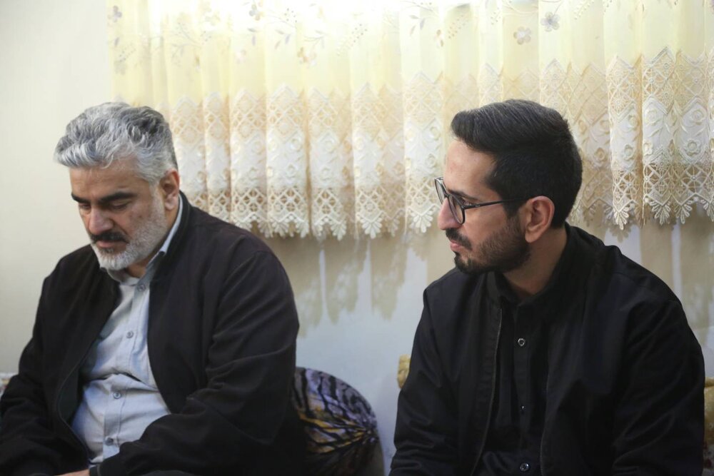 دیدار شهردار منطقه ۱۰ با خانوادههای معظم شهدای «جنگ رمضان»